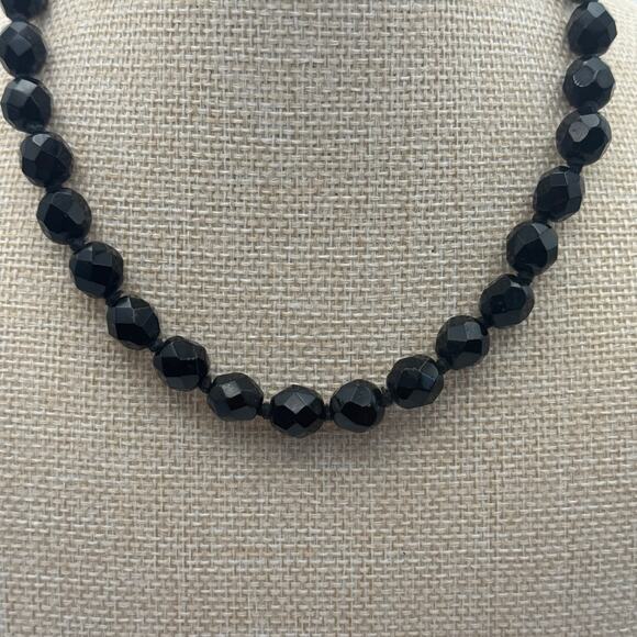 Vintage sz OS Black‎ Faceted Beaded Necklace Adjustable Gold Clasp - Picture 2 of 5
